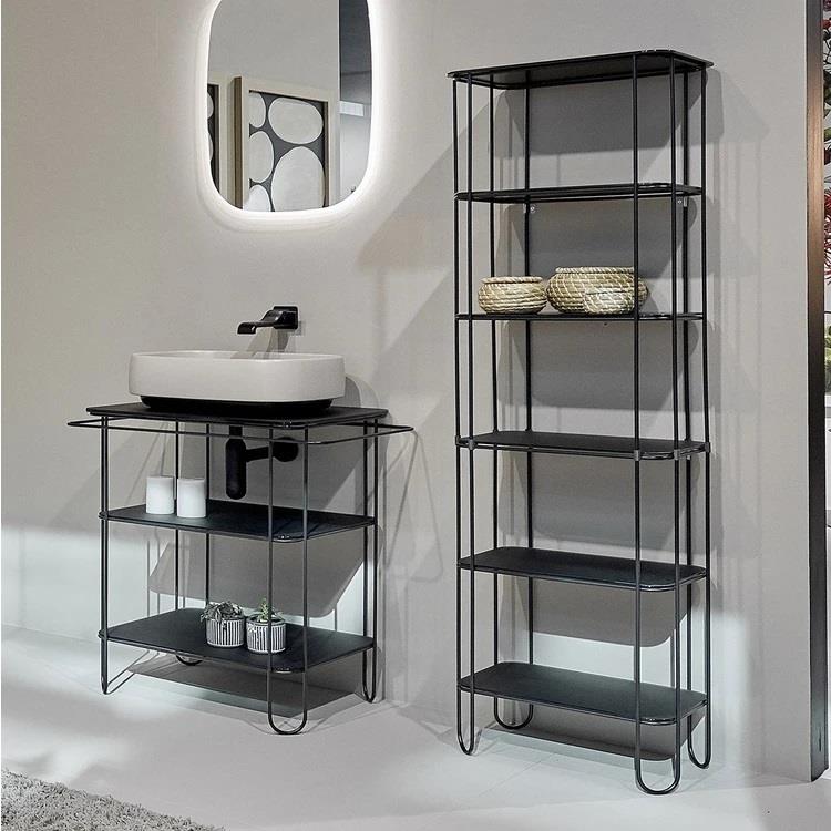 Scaffale con struttura in accaio inox