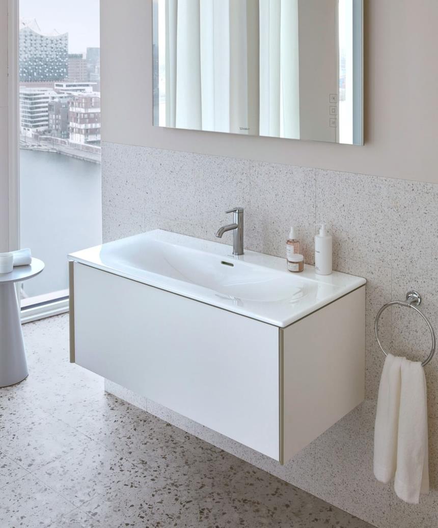 Bagno total white con lavabo bianco Duravit