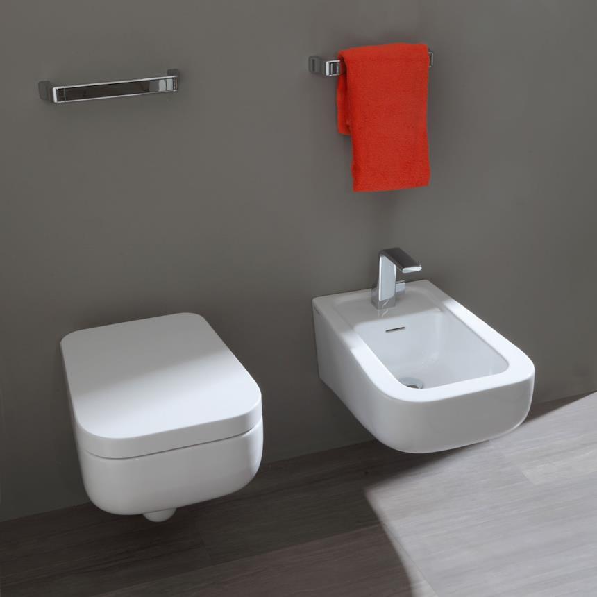 Wc e bidet bianco Flaminia in un bagno moderno