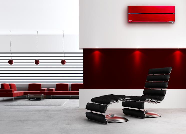 Climatizzatore Mitsubishi MSZ-LN Kirigamine Style rosso posizionato in un soggiorno contemporaneo