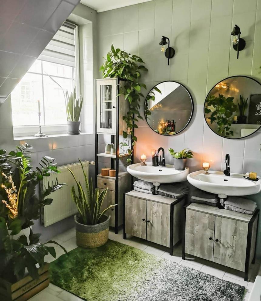 Urban jungle bathroom 
