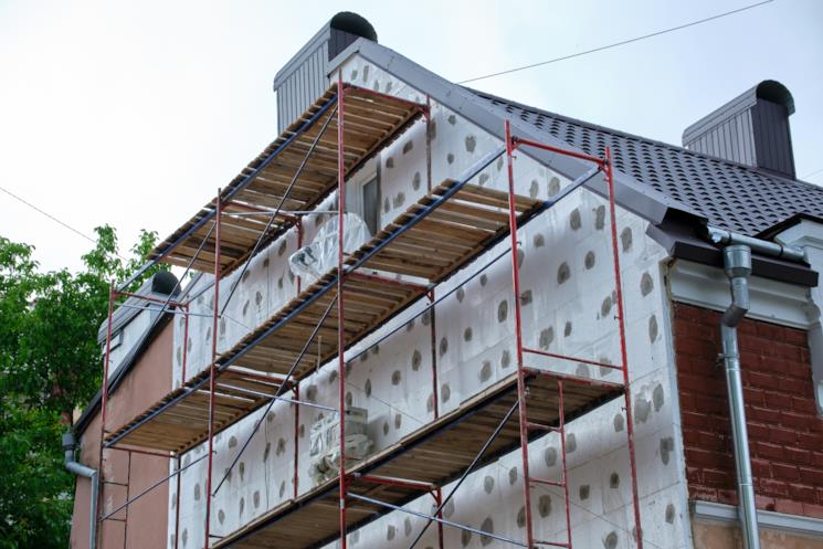 Ristrutturazione facciata esterna edificio 