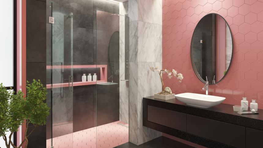Bagno con piastrelle rosa