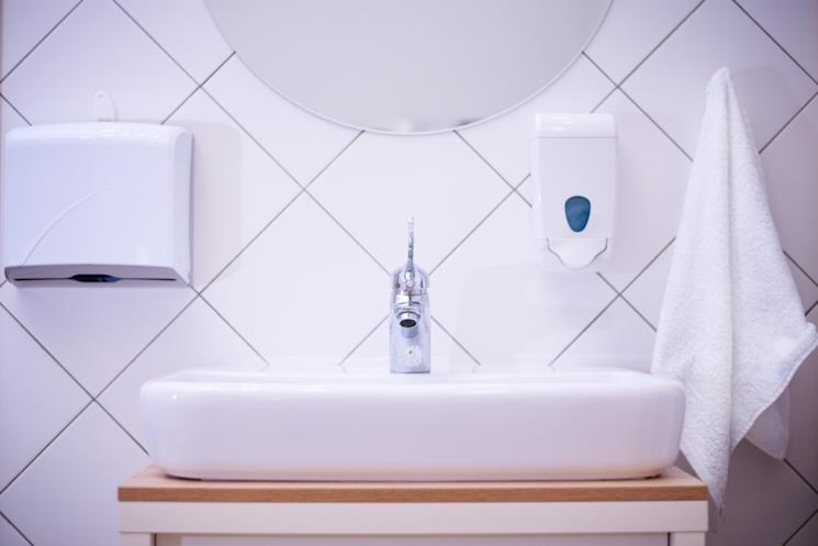 Asciugamani elettrico a parete 