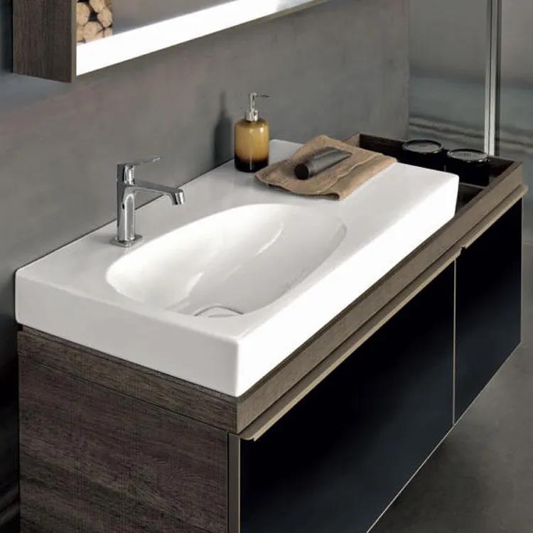 Mobile sospeso con contenitore portaoggetti