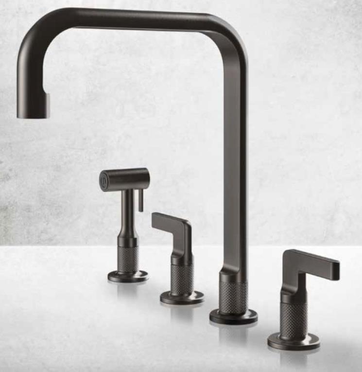 Rubinetto 3 fori con canna girevole