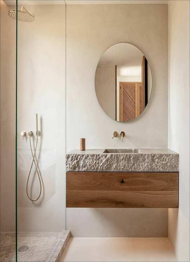 Bagno di servizio con mobile portalavabo e specchio