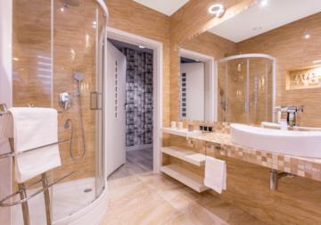 Come scegliere la porta del box doccia