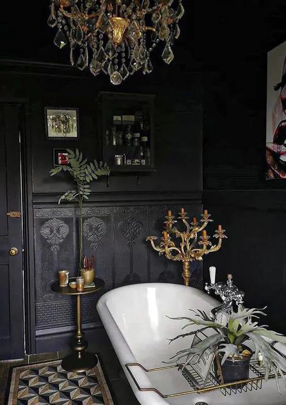 Bagno con boiserie