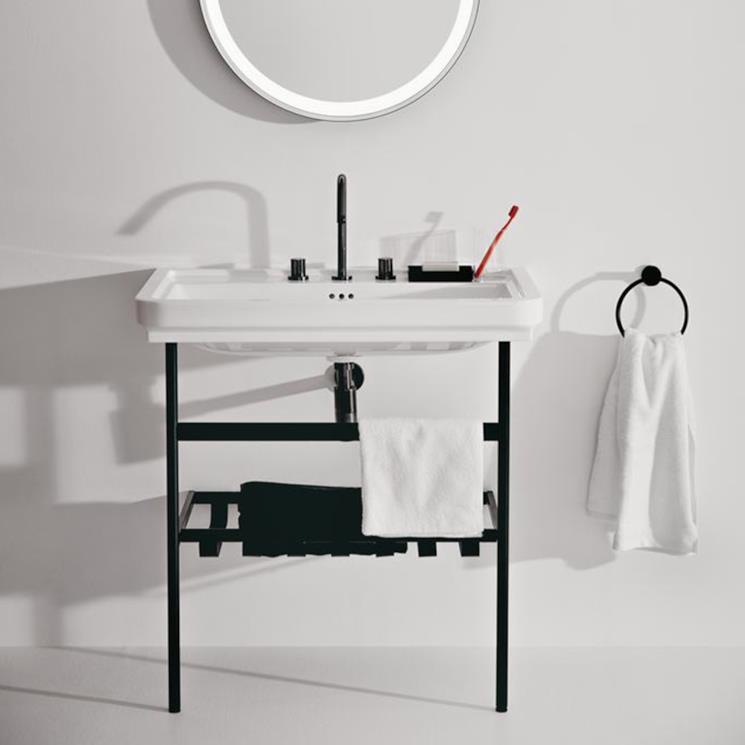 Lavabo su struttura in ferro