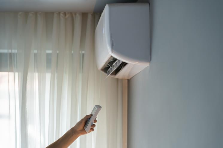 Climatizzatore acceso con il telecomando