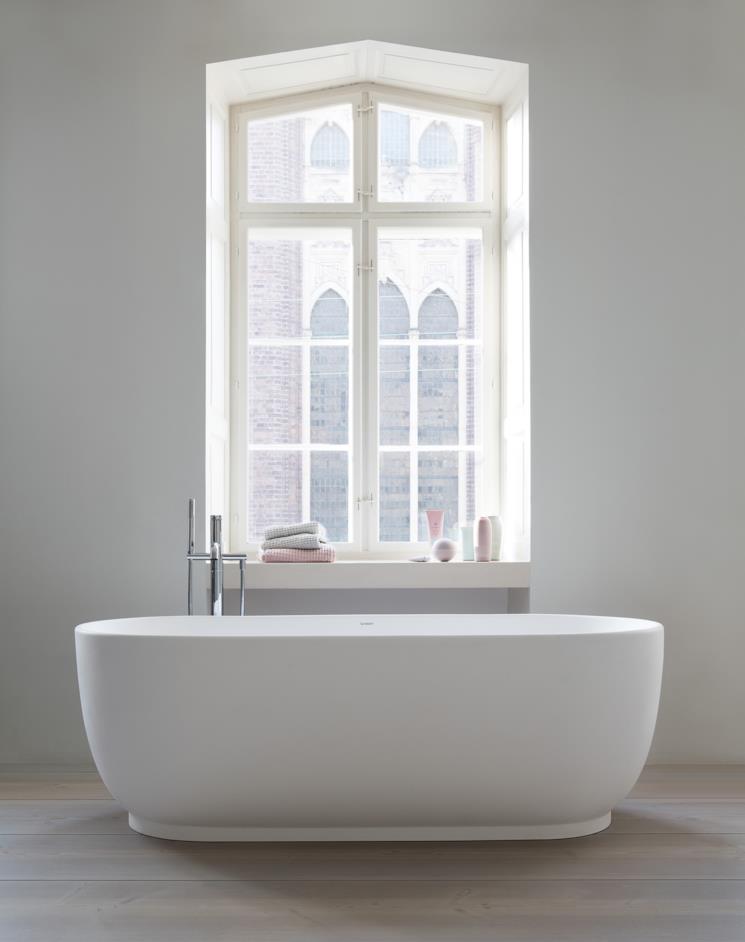 Vasca da bagno total white Duravit con finestra