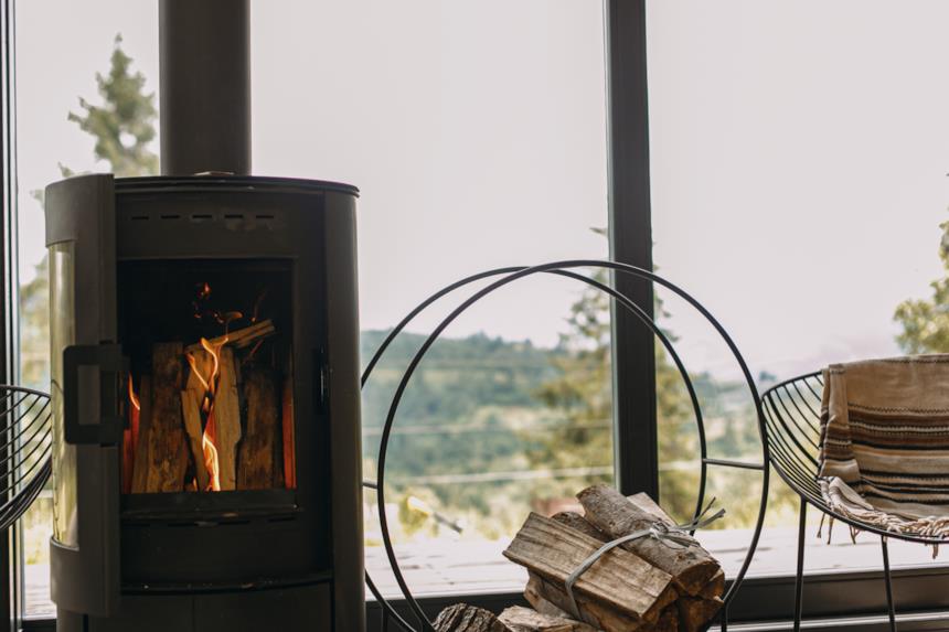 Stufa a legna moderna