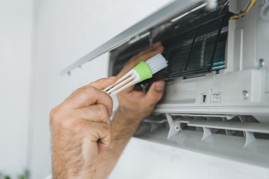 Rimozione della polvere dall'interno del climatizzatore 