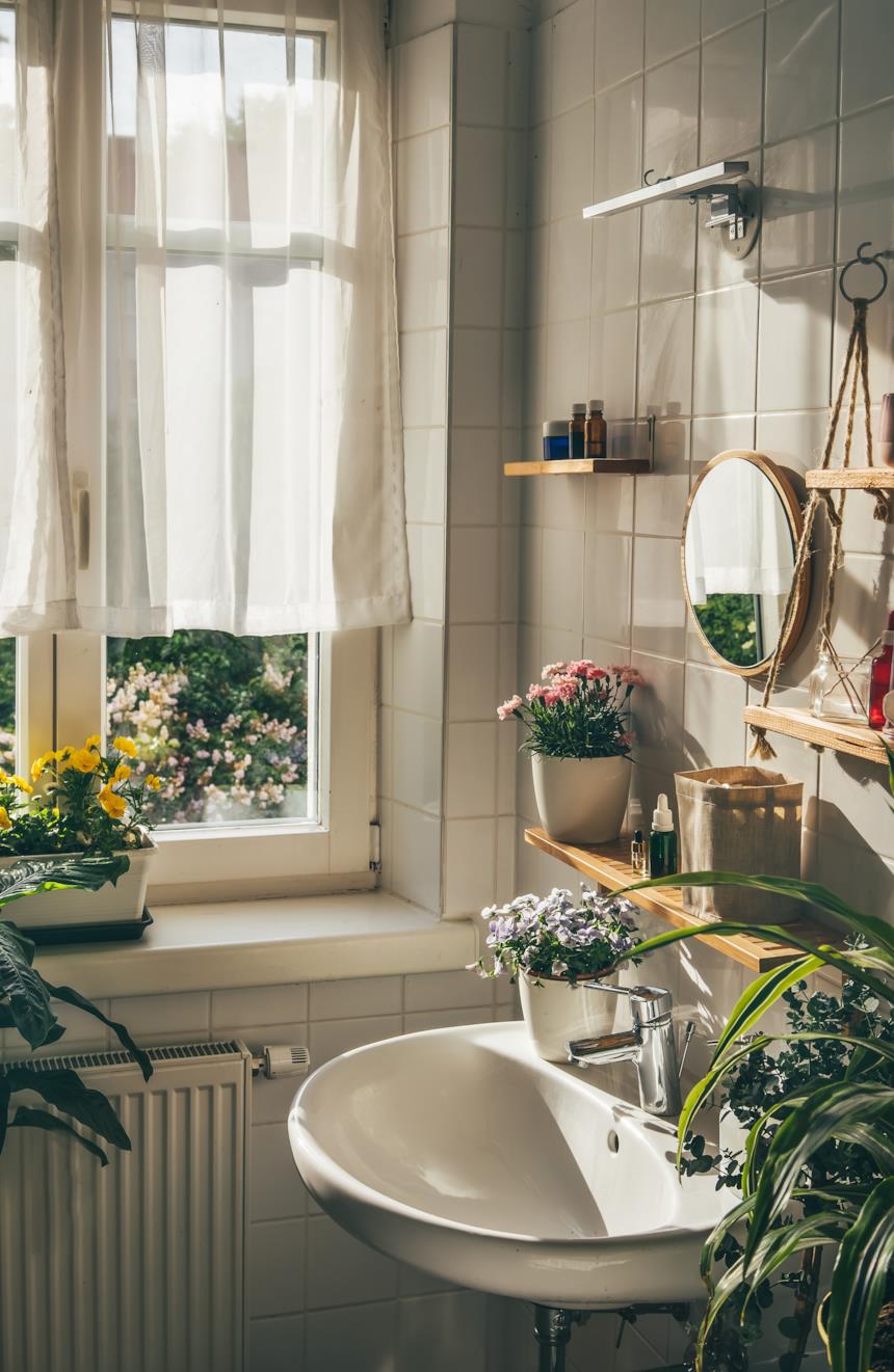 Finestra con tenda a mezza altezza