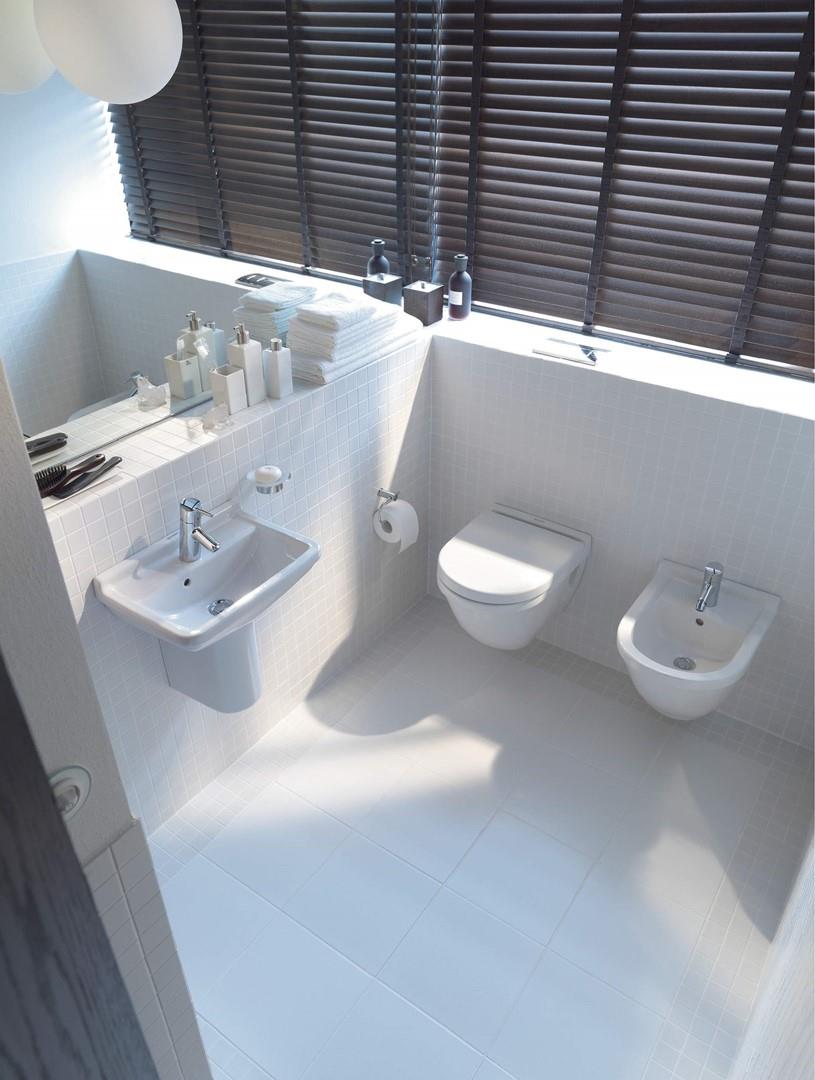 Composizione bagno con sanitari Duravit di dimensioni ridotte