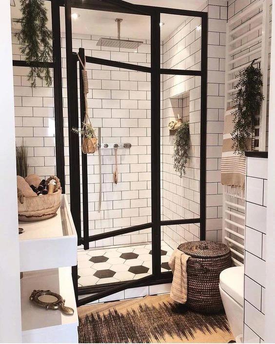 Doccia con interno bianco