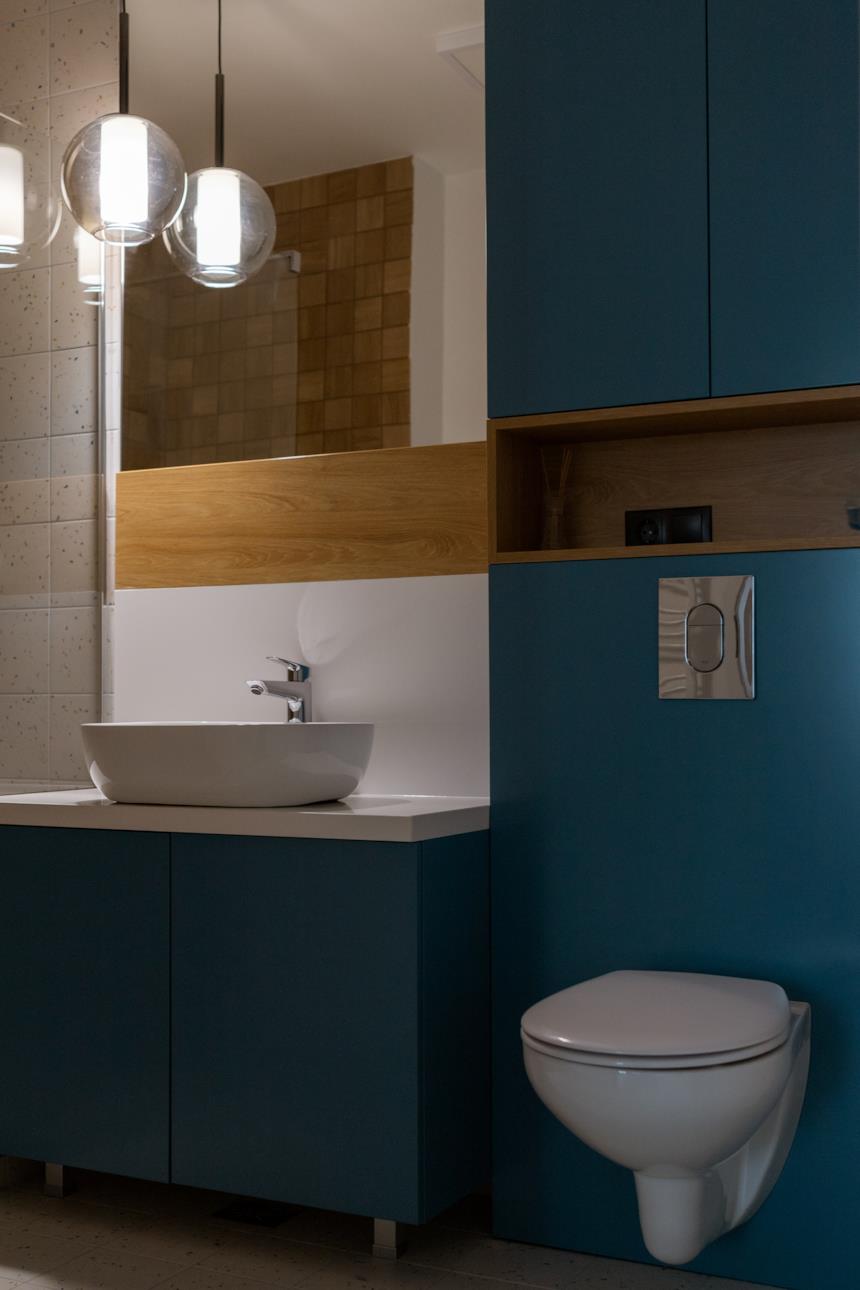 Bagno con mobile portalavabo 