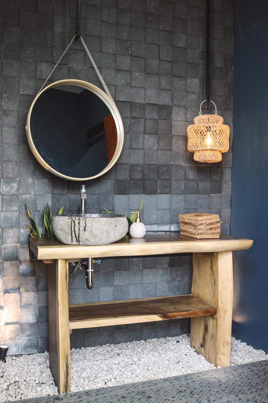 Mobile portalavabo in legno con specchio tondo 