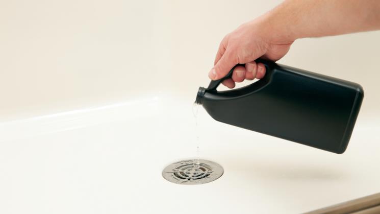 Doccia, come togliere la puzza di fogna dello scarico: il metodo degli  idraulici