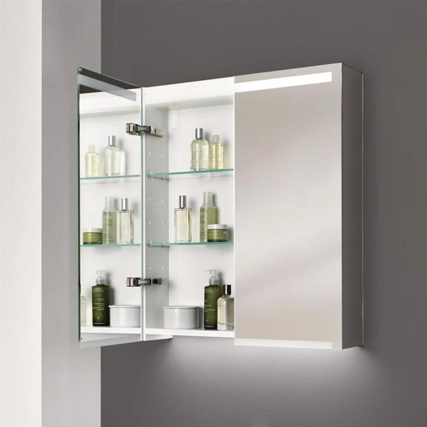 Specchio contenitore Geberit Option con l'anta aperta 