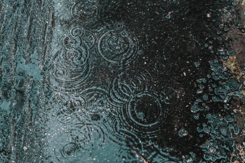 Pioggia sull'asfalto