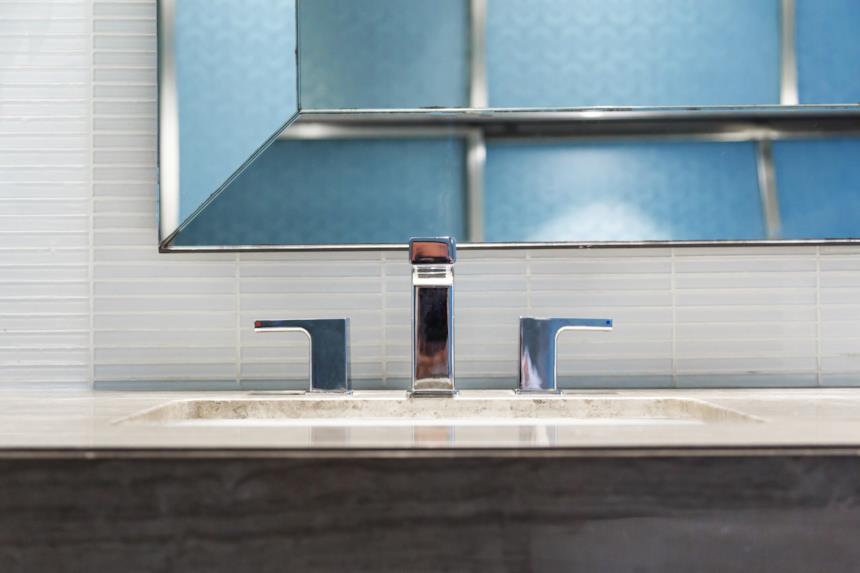 Miscelatore con doppia manopola dal desing moderno 