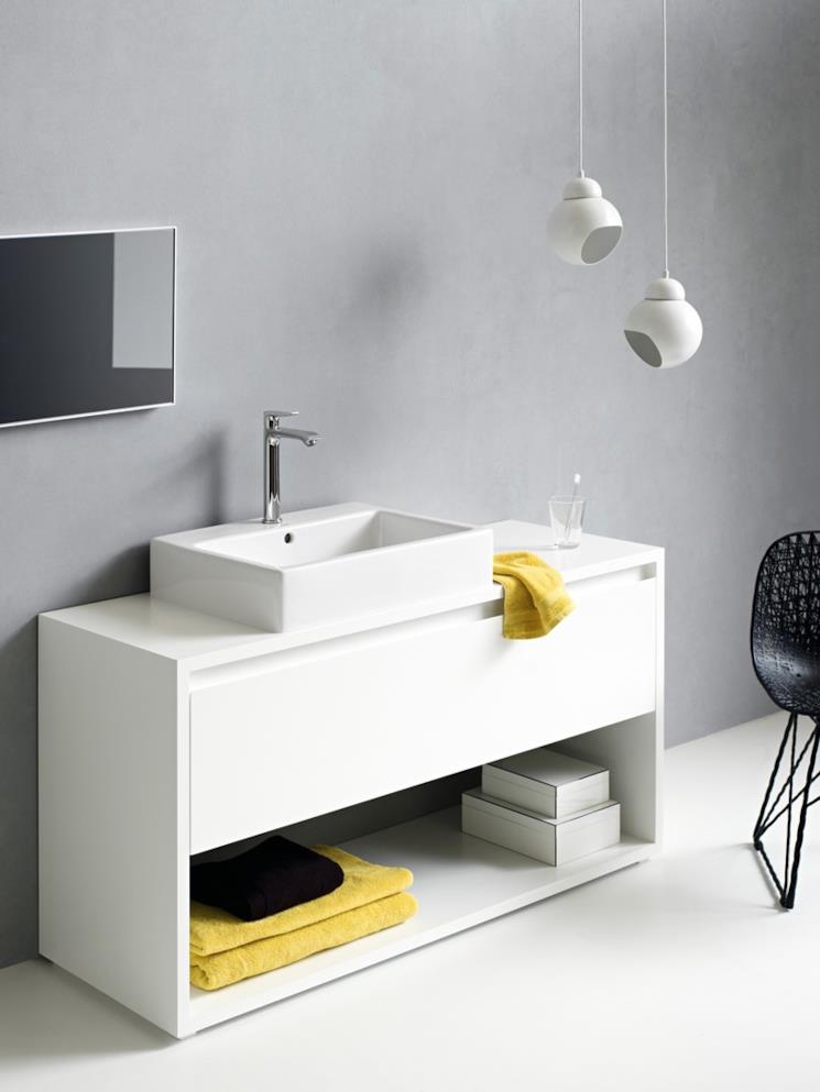 Set bagno moderno con rubinetto cromato Metris di Hansgrohe