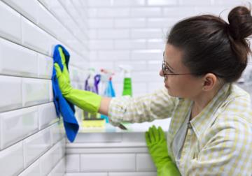 Come pulire il bagno di casa: consigli per igiene e pulizia