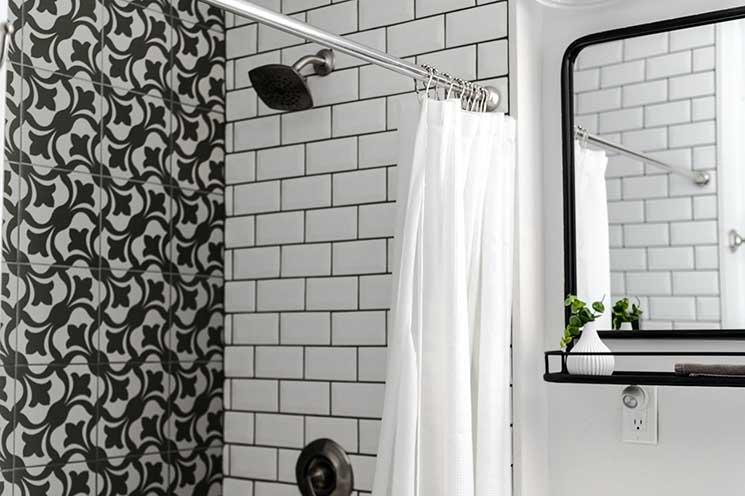 Rubinetteria nera per bagni in stile scandinavo