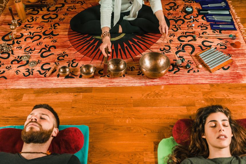 Bagno sonoro in coppia con campane tibetane