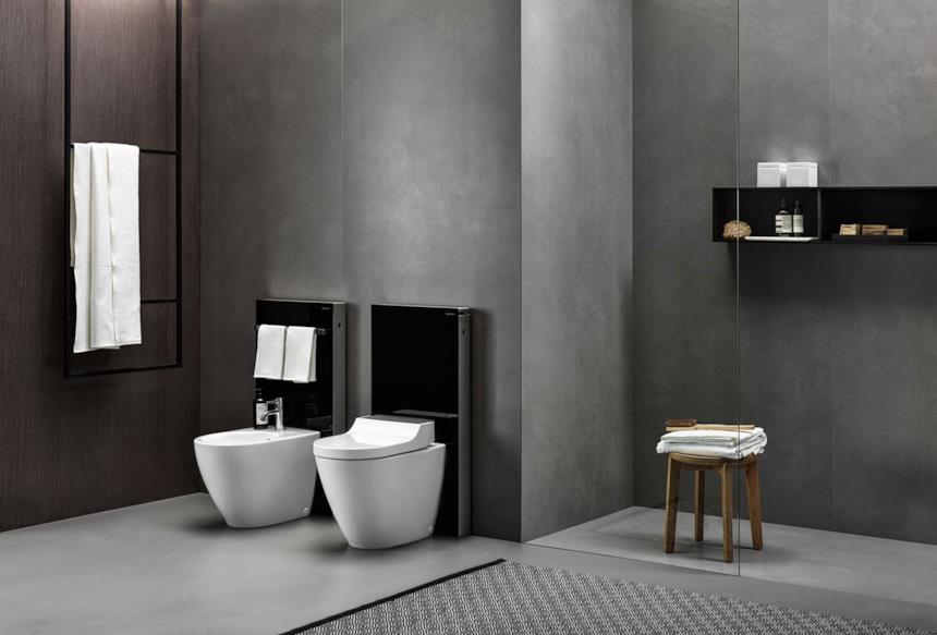 Composizione bagno moderno bianco e nero AquaClean Tuma di Geberit