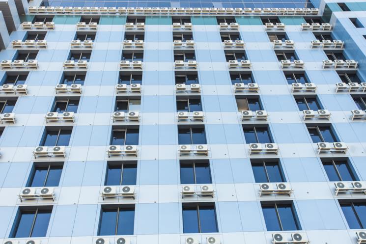 Serie di unità esterne su staffe