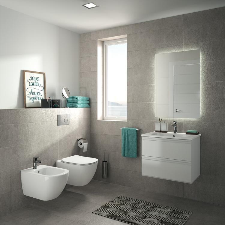 Vaso sospeso AquaBlade® con sedile slim senza chiusura rallentata e bidet Ideal Standard TESI