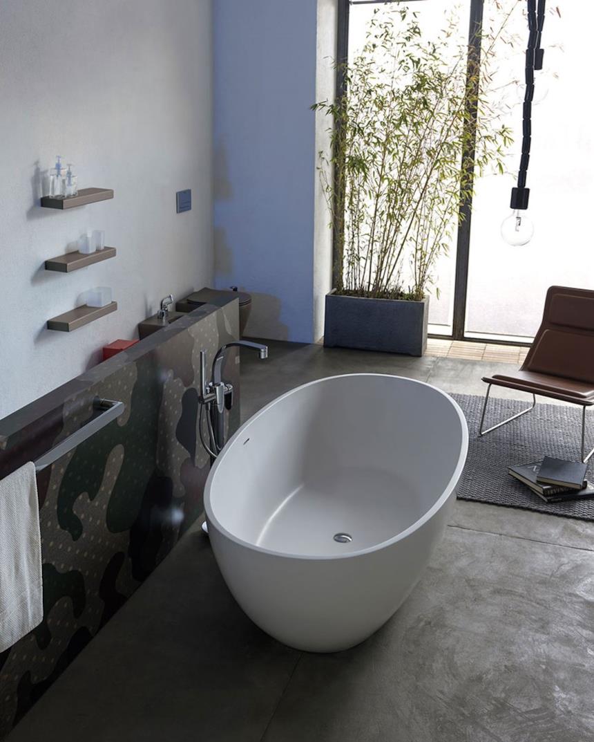 Bagno contemporaneo con vasca freestanding Flaminia App