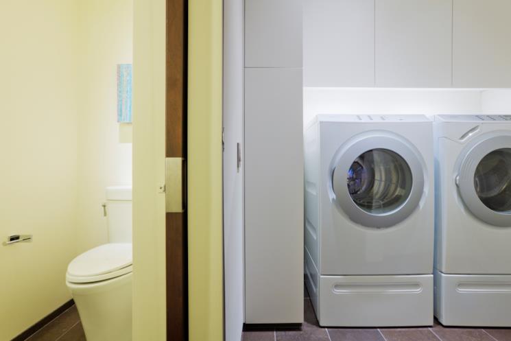 Spazio lavanderia per l'antibagno