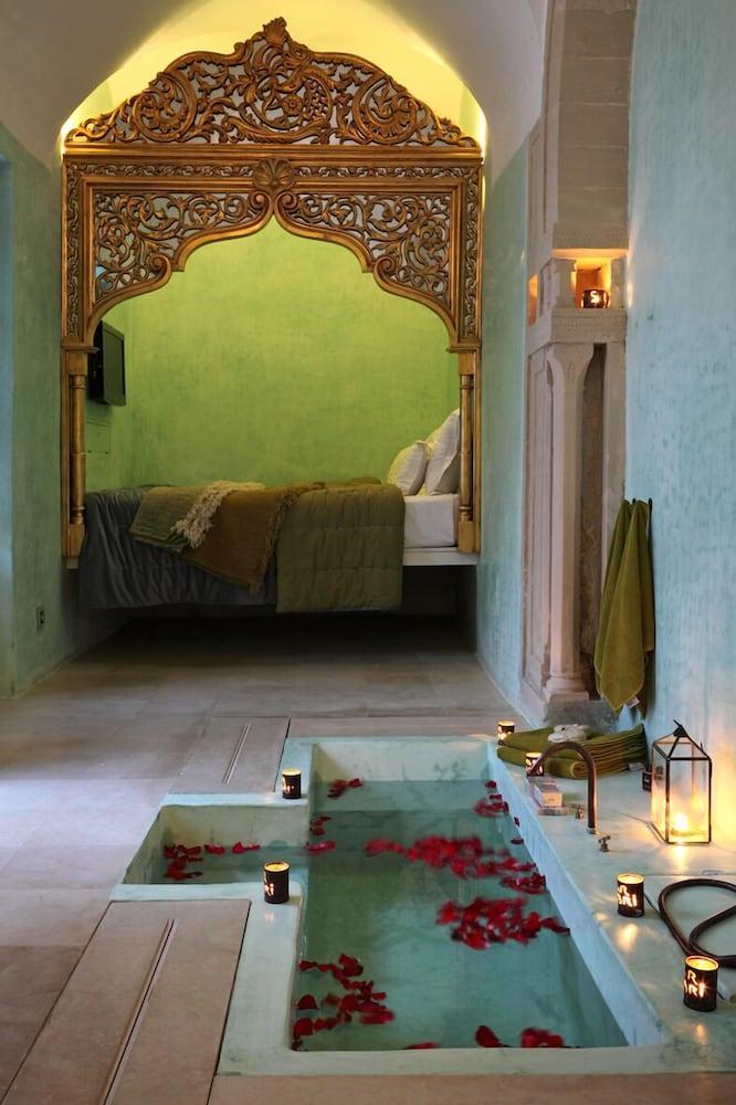 Vasca araba in camera da letto 