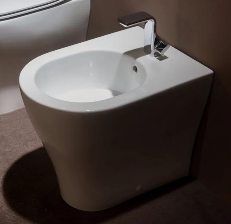 Bidet back to wall monoforo 