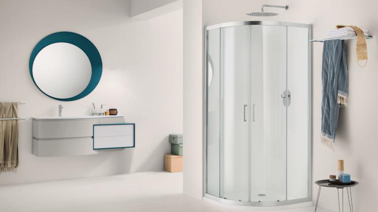 Box doccia Inda angolare in bagno bianco