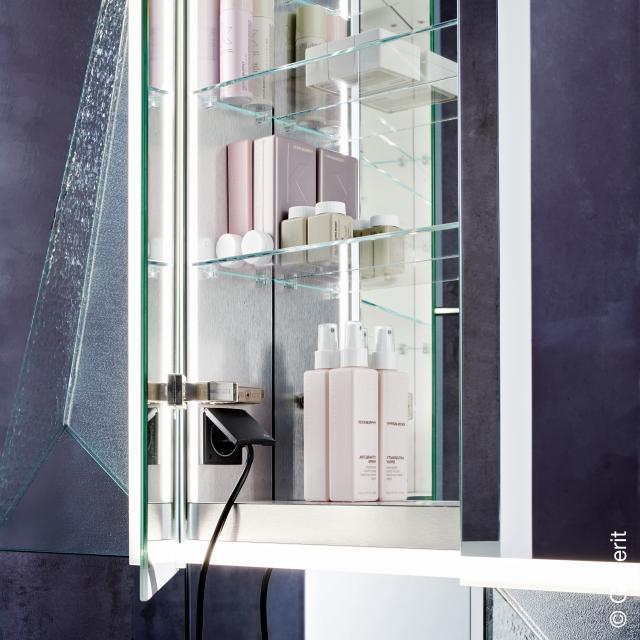 Mensole all'interno dello specchio contenitore Geberit