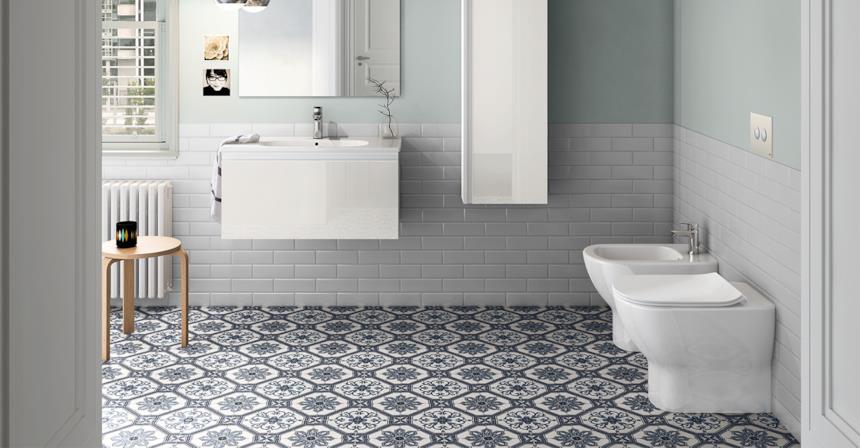 Bagno arredato con i sanitari Ideal Standard Tesi