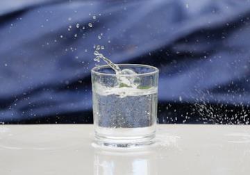 Differenze tra acqua distillata e acqua depurata