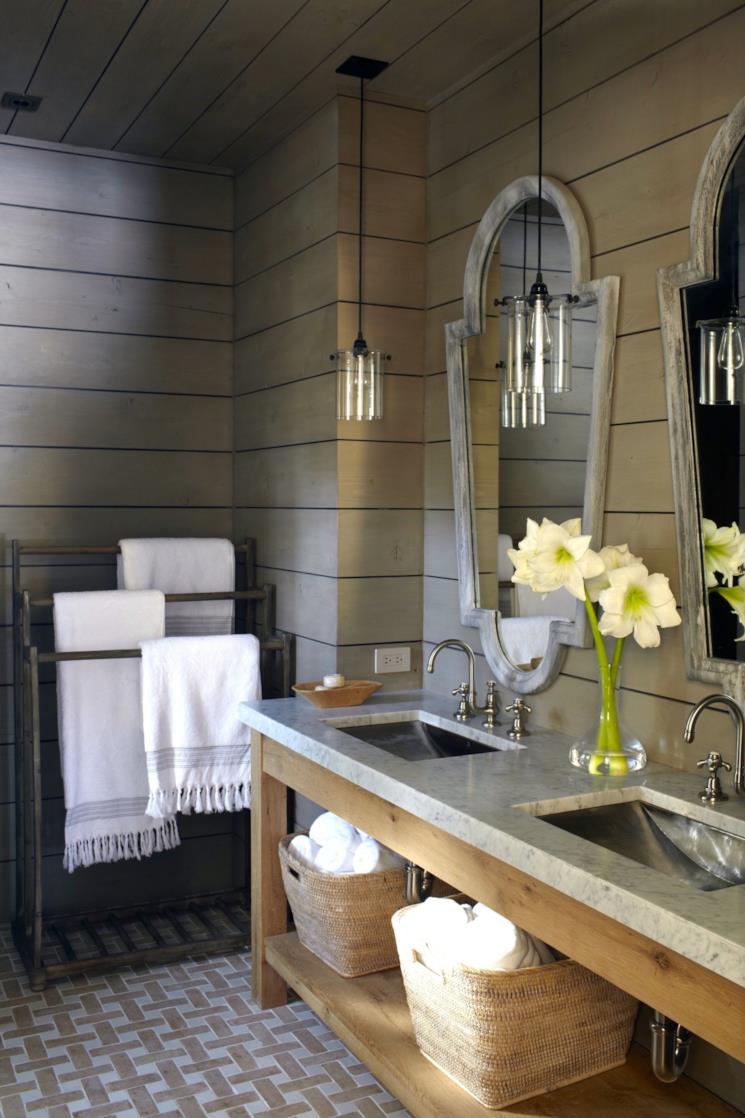 Illuminazione di un bagno rustico