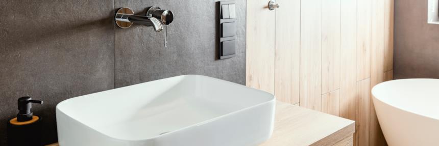 Lavabo da appoggio con miscelatore a parete monocomando 