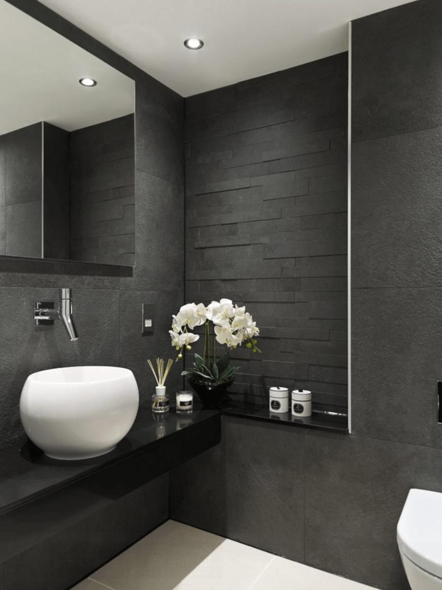 Bagno con faretti moderno zona lavello