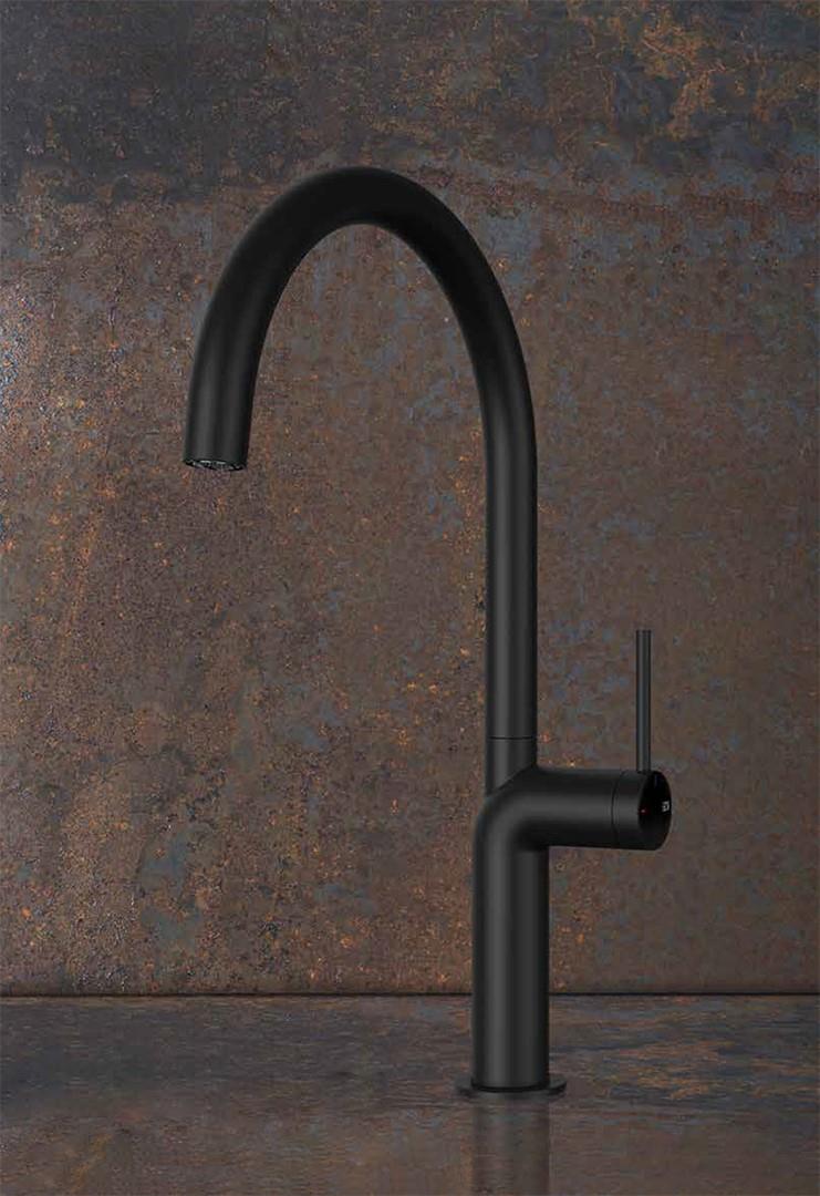 Rubinetto cucina nero opaco Gessi Stelo