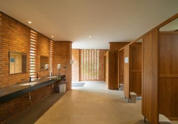 Come arredare un bagno pubblico per renderlo efficiente e pratico