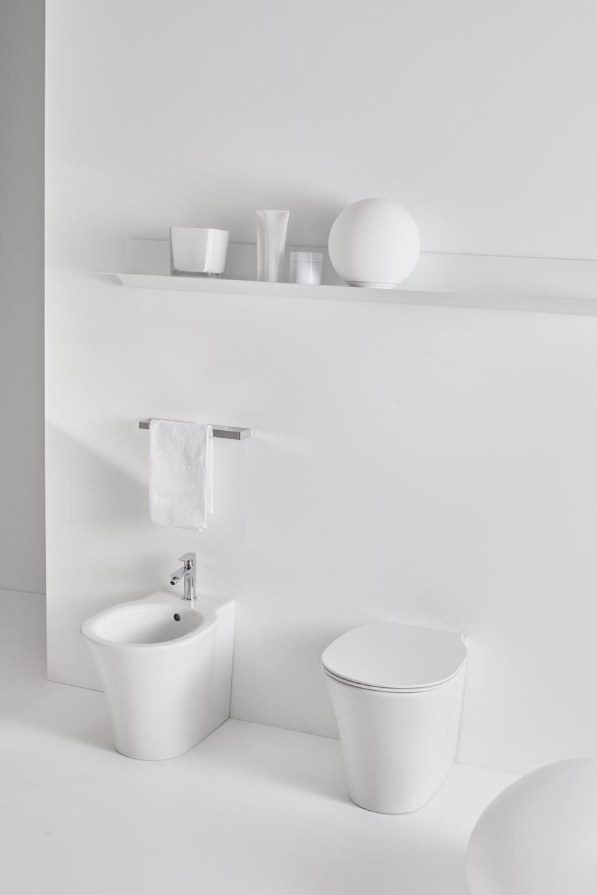 Wc e bidet  a terra bianchi Ideal Standard