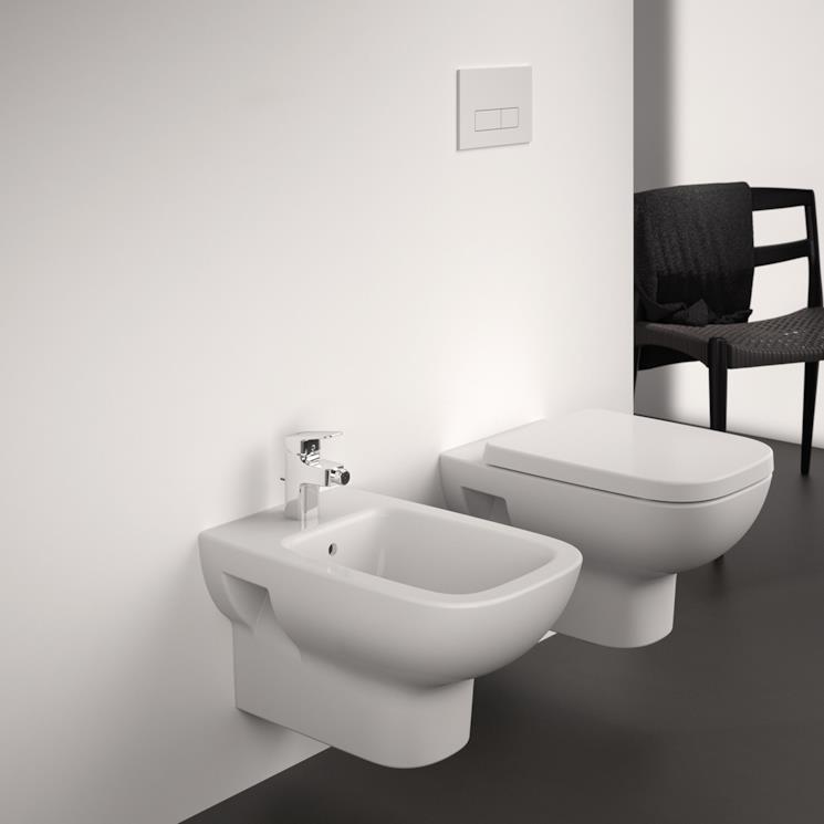 WC e bidet sospesi bianchi