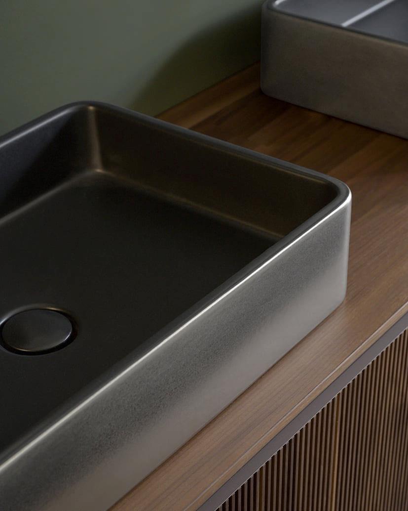 Lavabo d'appoggio Flaminia con finitura SilverBlack